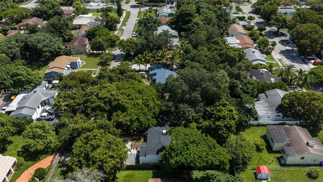 1060 NW 44th St, Miami, FL 33127