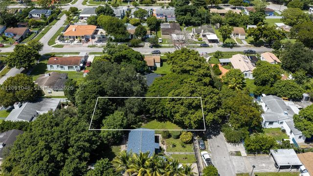 1060 NW 44th St, Miami, FL 33127
