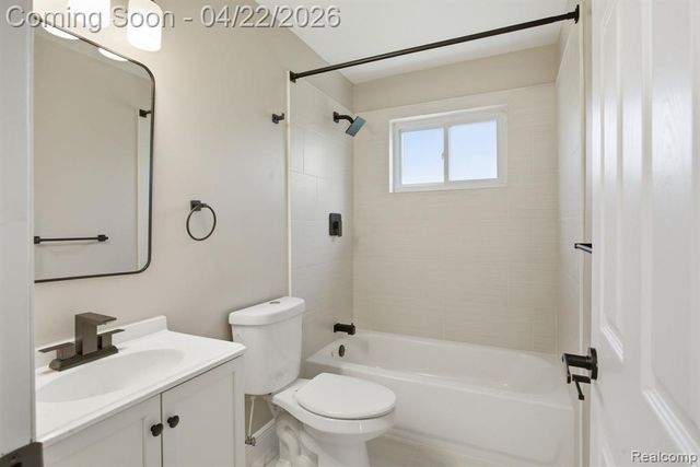 28521 Oakwood Street, Inkster, MI 48141