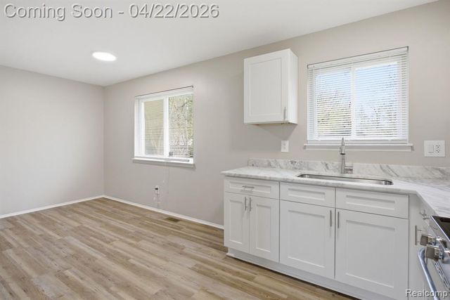 28521 Oakwood Street, Inkster, MI 48141