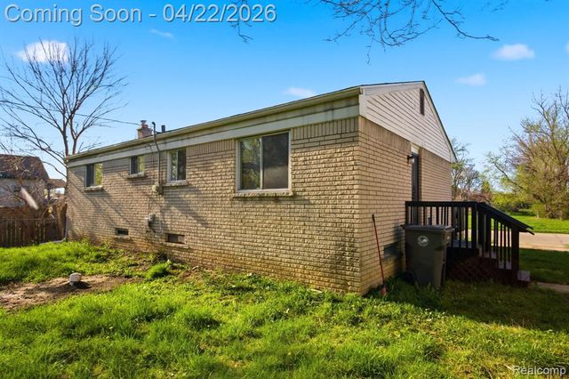 28521 Oakwood Street, Inkster, MI 48141