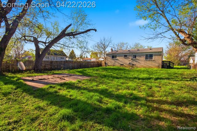 28521 Oakwood Street, Inkster, MI 48141