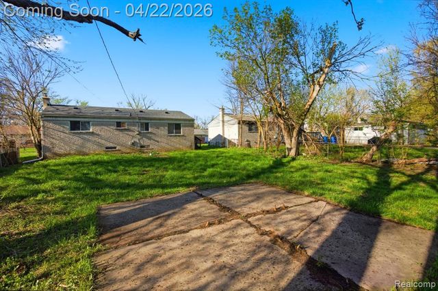 28521 Oakwood Street, Inkster, MI 48141