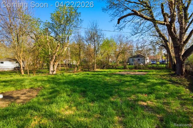 28521 Oakwood Street, Inkster, MI 48141