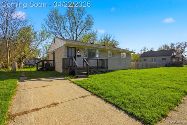 28521 Oakwood Street, Inkster, MI 48141