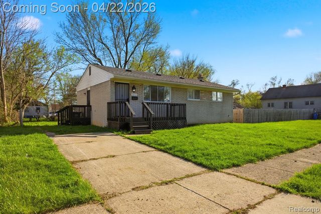28521 Oakwood Street, Inkster, MI 48141