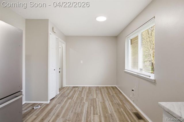 28521 Oakwood Street, Inkster, MI 48141