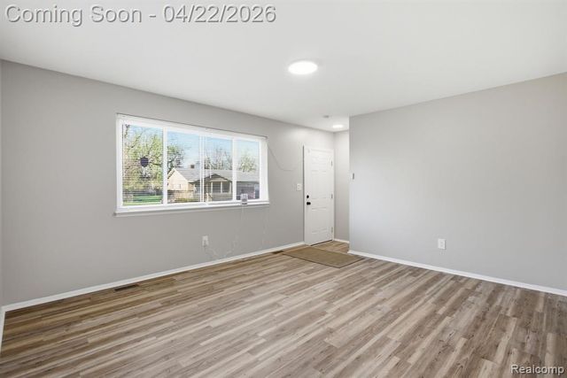 28521 Oakwood Street, Inkster, MI 48141