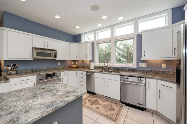 14943 Holcomb Avenue, Clive, IA 50325