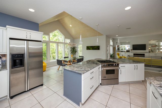 14943 Holcomb Avenue, Clive, IA 50325