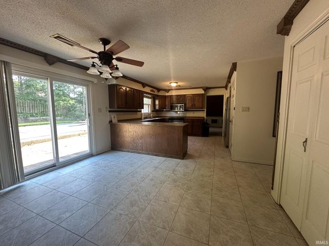 8733 Whirlaway Lane, Newburgh, IN 47630