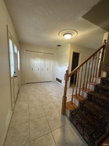8733 Whirlaway Lane, Newburgh, IN 47630