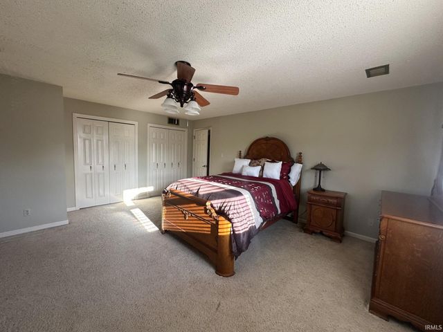 8733 Whirlaway Lane, Newburgh, IN 47630