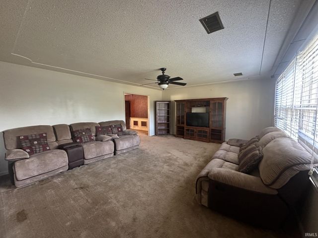 8733 Whirlaway Lane, Newburgh, IN 47630