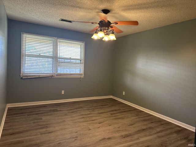 8733 Whirlaway Lane, Newburgh, IN 47630
