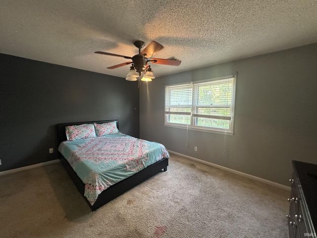 8733 Whirlaway Lane, Newburgh, IN 47630