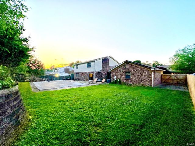 8733 Whirlaway Lane, Newburgh, IN 47630