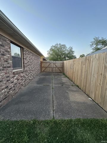8733 Whirlaway Lane, Newburgh, IN 47630