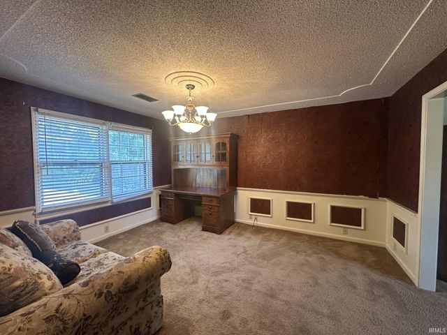 8733 Whirlaway Lane, Newburgh, IN 47630