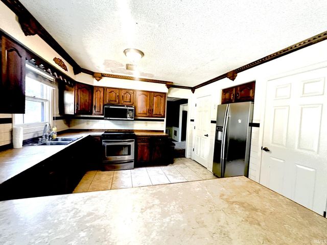 8733 Whirlaway Lane, Newburgh, IN 47630
