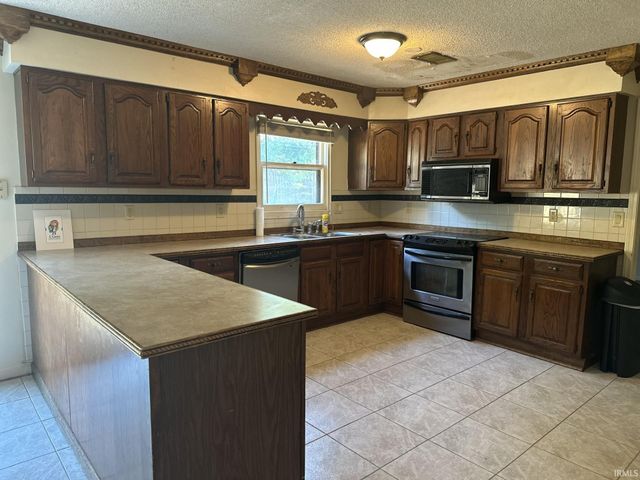 8733 Whirlaway Lane, Newburgh, IN 47630