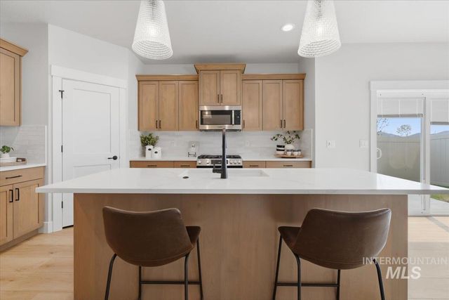 1410 E Zapala St., Kuna, ID 83634