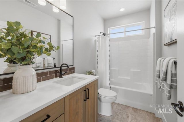 1410 E Zapala St., Kuna, ID 83634