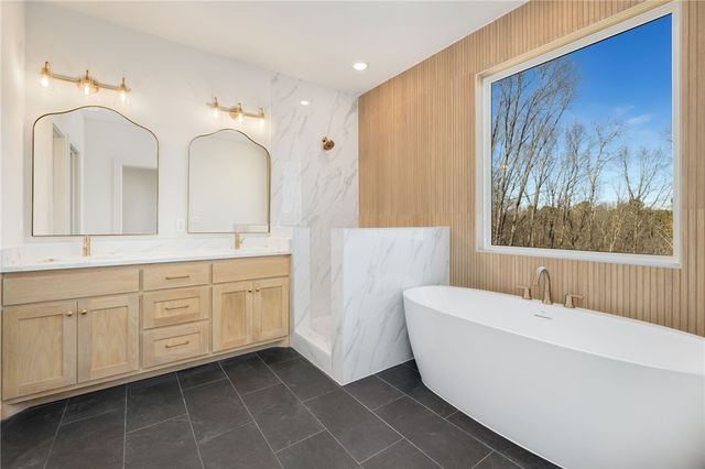 6 Kinloch Drive, Bella Vista, AR 72715