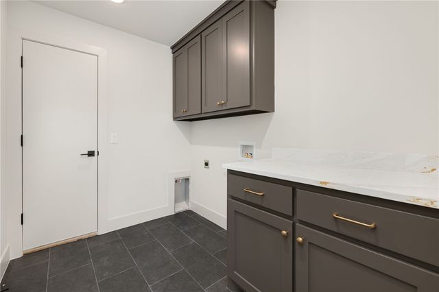 6 Kinloch Drive, Bella Vista, AR 72715