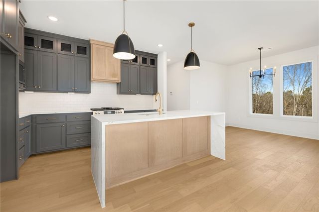 6 Kinloch Drive, Bella Vista, AR 72715