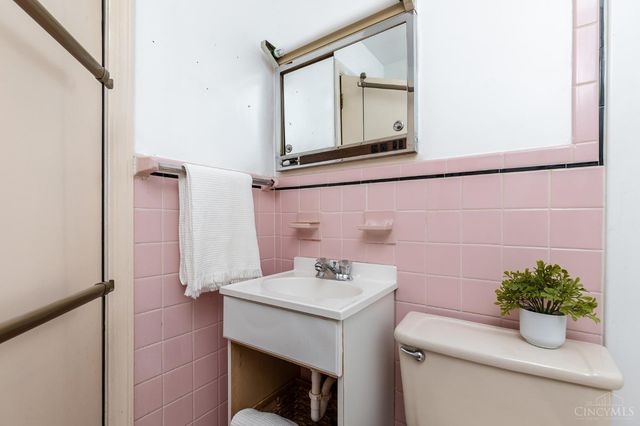 5925 Glenway Avenue, Cincinnati, OH 45238