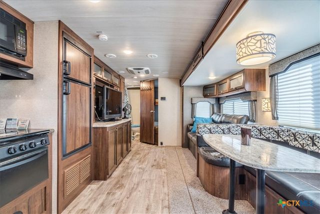 1007 Live Oak Drive, Canyon Lake, TX 78133