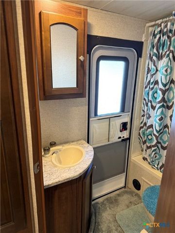 1007 Live Oak Drive, Canyon Lake, TX 78133