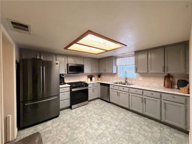 14796 Merrill Avenue, Fontana, CA 92335