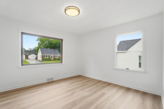 5607 Emerson Avenue, Worthington, OH 43085