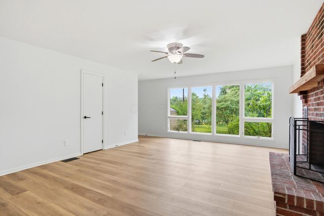 5607 Emerson Avenue, Worthington, OH 43085