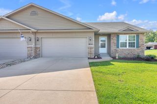 830 Daisy Circle NE, Demotte, IN 46310