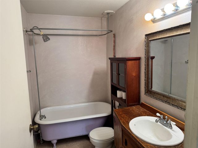 108 Oak Ridge, Dripping Springs, TX 78620