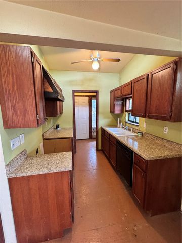 108 Oak Ridge, Dripping Springs, TX 78620