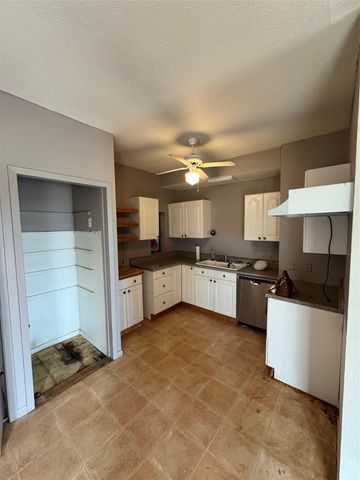 108 Oak Ridge, Dripping Springs, TX 78620
