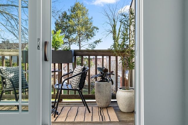 7 Crombie St 10, Salem, MA 01970