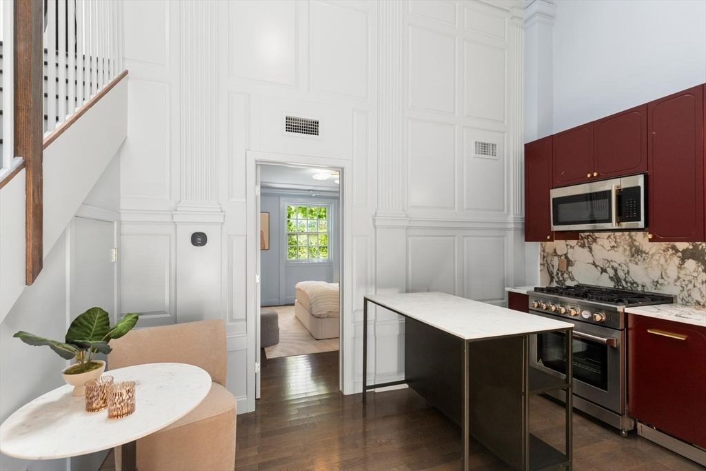7 Crombie St 10, Salem, MA 01970