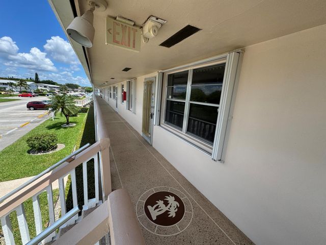 130 Chatham F, West Palm Beach, FL 33417