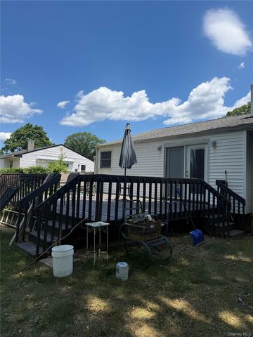 1612 N Gardiner Drive, Bay Shore, NY 11706
