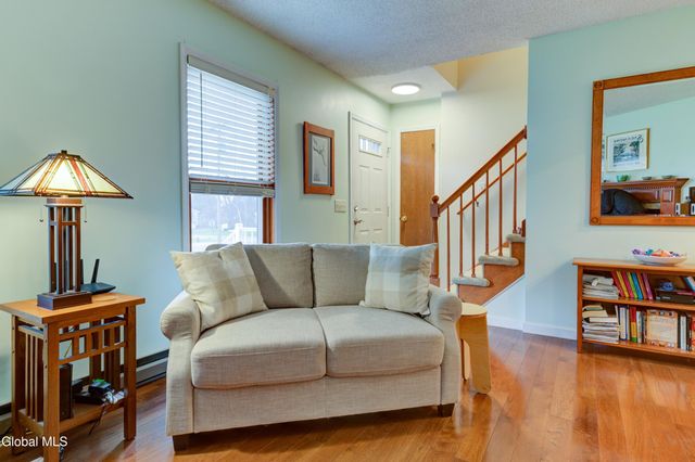 270 Schodack Drive, Schodack, NY 12033