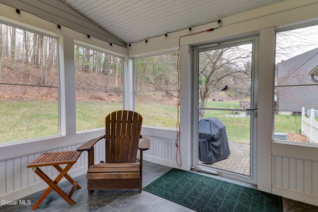 270 Schodack Drive, Schodack, NY 12033