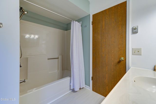 270 Schodack Drive, Schodack, NY 12033