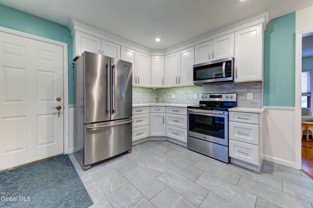 270 Schodack Drive, Schodack, NY 12033