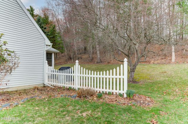 270 Schodack Drive, Schodack, NY 12033