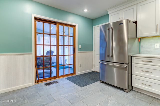 270 Schodack Drive, Schodack, NY 12033